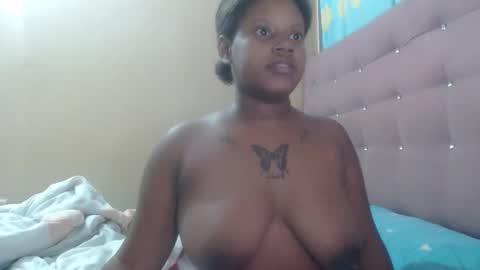 Snapshot of petitechocolatemommy chatting on 11.25.25 petitechocolatemommy online show from 11.25.25