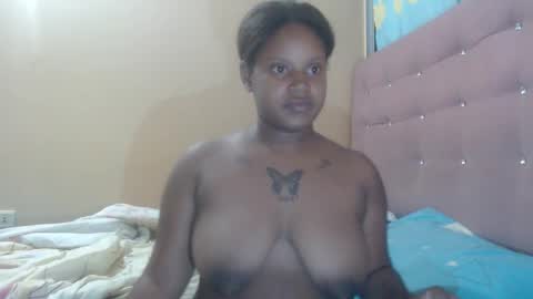 Snapshot of petitechocolatemommy chatting on 11.26.25 petitechocolatemommy online show from 11.26.25