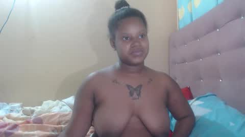 Snapshot of petitechocolatemommy chatting on 11.29.25 petitechocolatemommy online show from 11.29.25