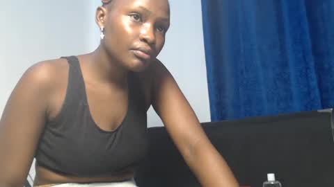 Snapshot of petitee_desire chatting on 07.07.26 TASHA online show from 07.07.26