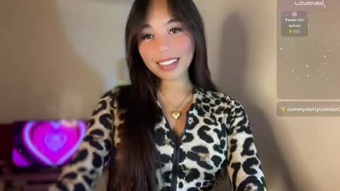 Snapshot of petitegirlx69 chatting on 01.09.26 miss lisa online show from 01.09.26