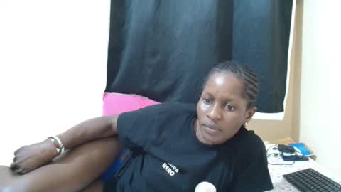 petitegirly12 online show from 09.27.25
