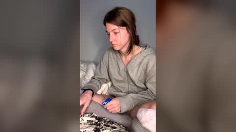 I am very new and dont know what im doing lol online show from 04.10.26