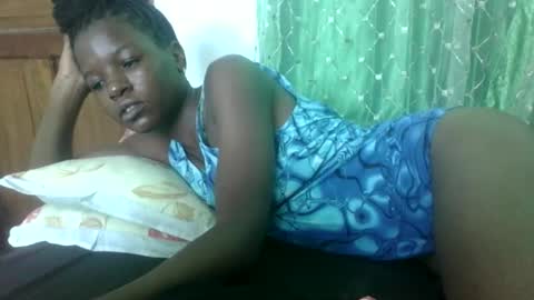 petitesweetchiq online show from 09.24.25