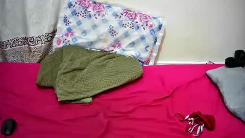 Snapshot of petitetasha chatting on 11.03.25 petitetasha online show from 11.03.25