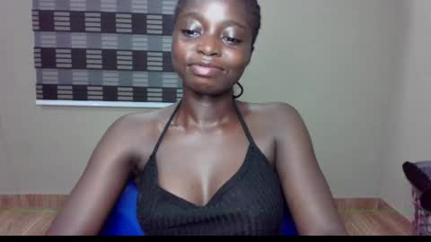 Snapshot of petitexxebony chatting on 06.05.26 petitexxebony online show from 06.05.26