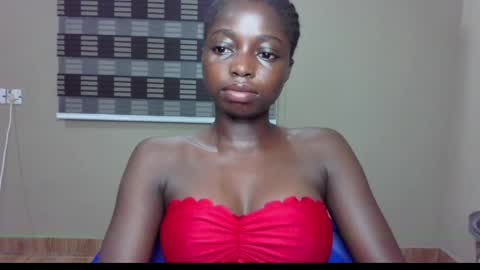 Snapshot of petitexxebony chatting on 06.05.26 petitexxebony online show from 06.05.26