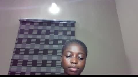 Snapshot of petitexxebony chatting on 06.11.26 petitexxebony online show from 06.11.26