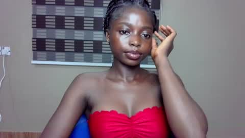 Snapshot of petitexxebony chatting on 06.21.26 petitexxebony online show from 06.21.26