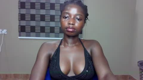 Snapshot of petitexxebony chatting on 07.02.26 petitexxebony online show from 07.02.26