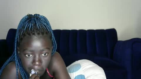 petitte_gyaal online show from 12.02.25