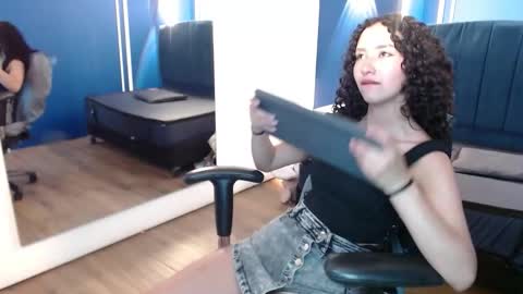 Moon  online show from 10.27.25