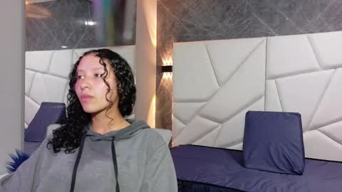 Moon  online show from 11.21.25