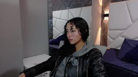 Moon  online show from 11.29.25