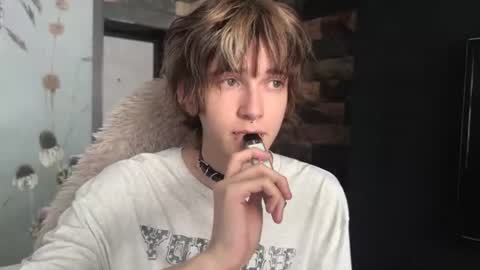 Snapshot of pexxide chatting on 06.27.26 soren online show from 06.27.26