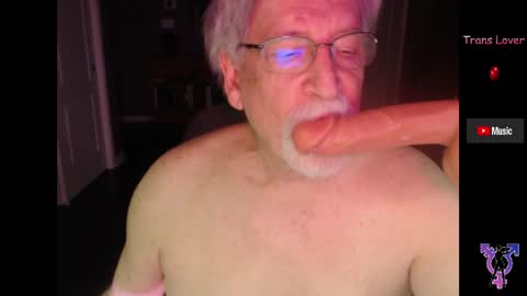 Snapshot of pghk2000 chatting on 05.29.26 George online show from 05.29.26