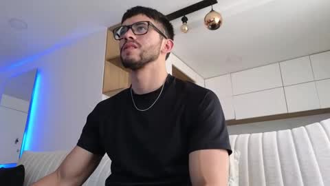 phantom_bigger1 online show from 11.09.25