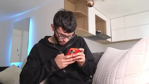 phantom_bigger1 online show from 12.03.25