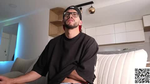 phantom_bigger1 online show from 02.10.26