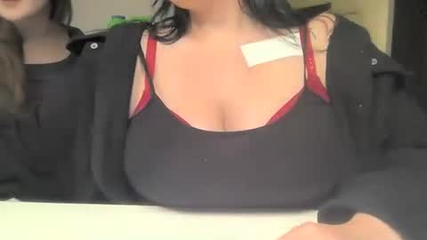 Snapshot of phantomprincess chatting on 11.29.25 phantomprincess online show from 11.29.25