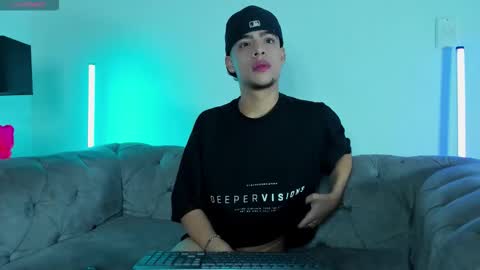 Snapshot of philip_millerr_ chatting on 12.16.25 PhilipMiller online show from 12.16.25