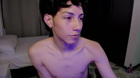 Phil.   INDEPENDENT MODEL online show from 05.18.26