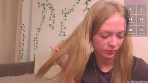 Snapshot of philippagales chatting on 10.02.25 Margot call me Margot Robbie online show from 10.02.25