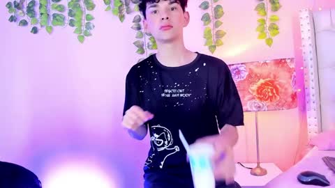 PHILLIP online show from 04.08.26