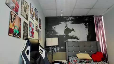 Snapshot of philippsx chatting on 07.05.26 PHILLIP online show from 07.05.26