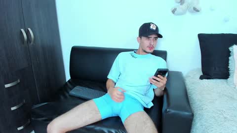 Snapshot of philiprich chatting on 12.11.24 philiprich online show from 12.11.24
