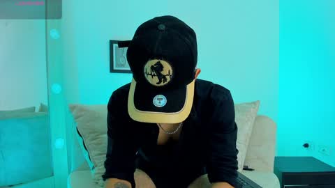 Snapshot of philiprich chatting on 01.19.25 philiprich online show from 01.19.25