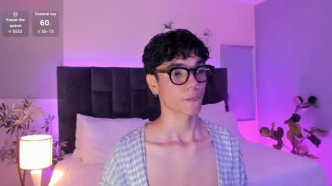 Phillip online show from 11.22.25