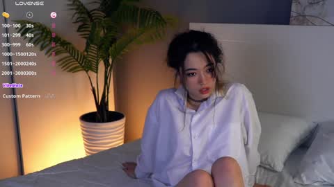 Hitomi oo online show from 12.18.24