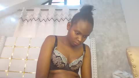 Snapshot of phoebe015 chatting on 02.07.26 phoebe online show from 02.07.26