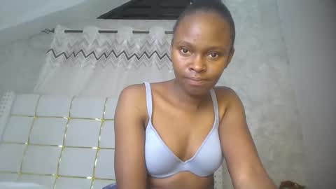 Snapshot of phoebe015 chatting on 02.16.26 phoebe online show from 02.16.26