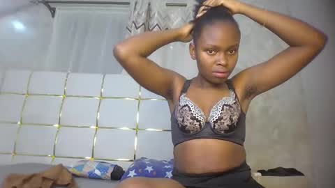 Snapshot of phoebe015 chatting on 02.22.26 phoebe online show from 02.22.26