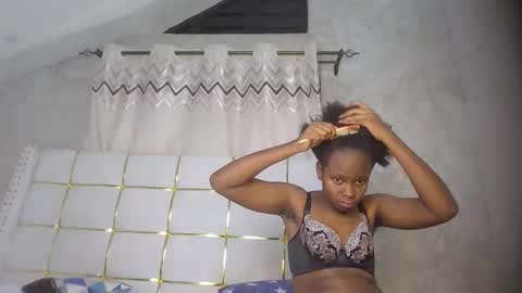 Snapshot of phoebe015 chatting on 03.01.26 phoebe online show from 03.01.26