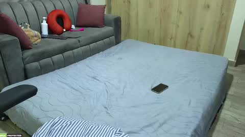 Snapshot of phoenixxx69_ chatting on 02.27.25 Sarah y Maximo online show from 02.27.25