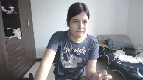 Snapshot of pia_alonzo30 chatting on 05.11.26 izzy online show from 05.11.26