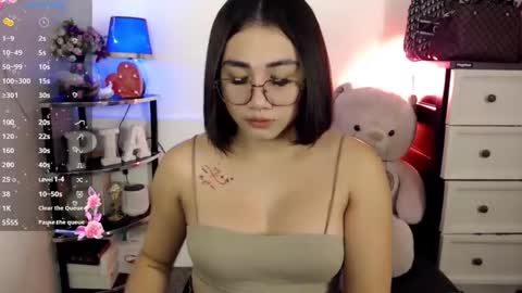 Pia online show from 02.06.25