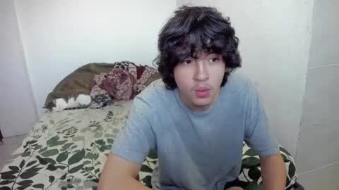 picaszomilos350 online show from 11.21.25