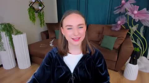 Emelie online show from 09.25.25