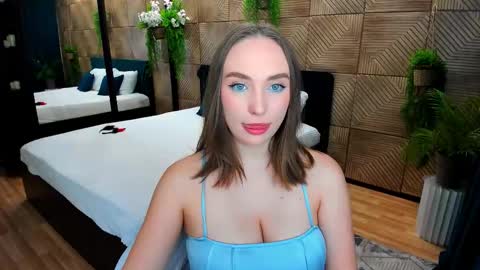 Emelie online show from 09.29.25