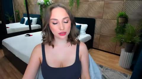 Emelie online show from 10.10.25