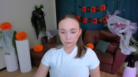 Emelie online show from 11.05.25