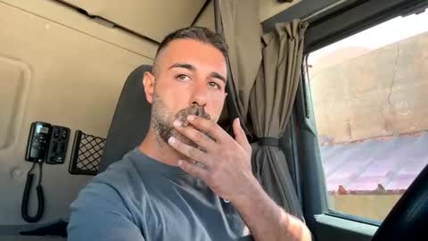 pierotu online show from 09.22.25