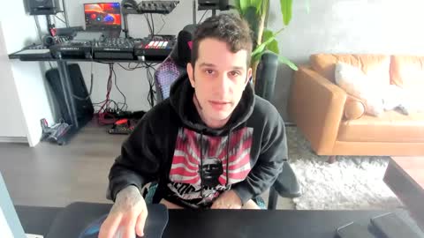 Snapshot of pierrefitch chatting on 03.09.25 Pierre Fitch online show from 03.09.25