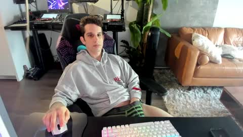 Snapshot of pierrefitch chatting on 03.10.25 Pierre Fitch online show from 03.10.25