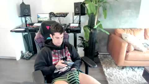 Snapshot of pierrefitch chatting on 03.11.25 Pierre Fitch online show from 03.11.25