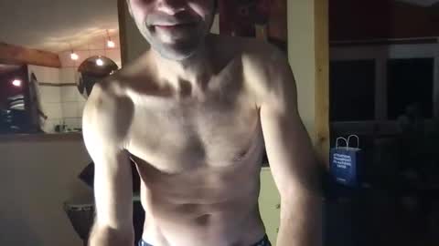 Snapshot of pierrohhh chatting on 12.17.25 pierrohhh online show from 12.17.25